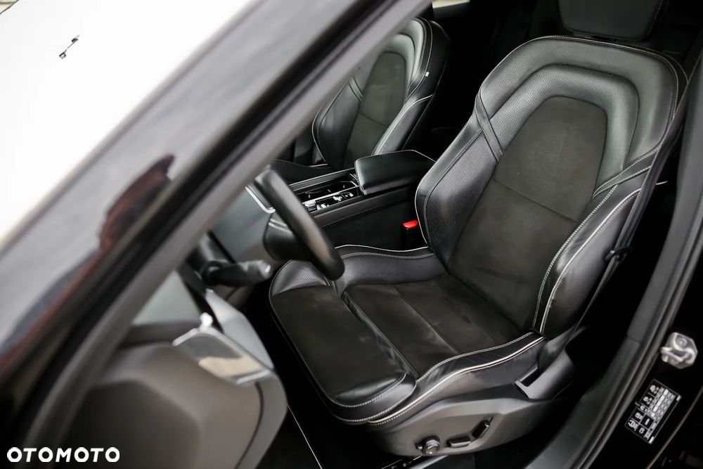 Volvo XC 60 D4 SCR AWD R-Design - 20