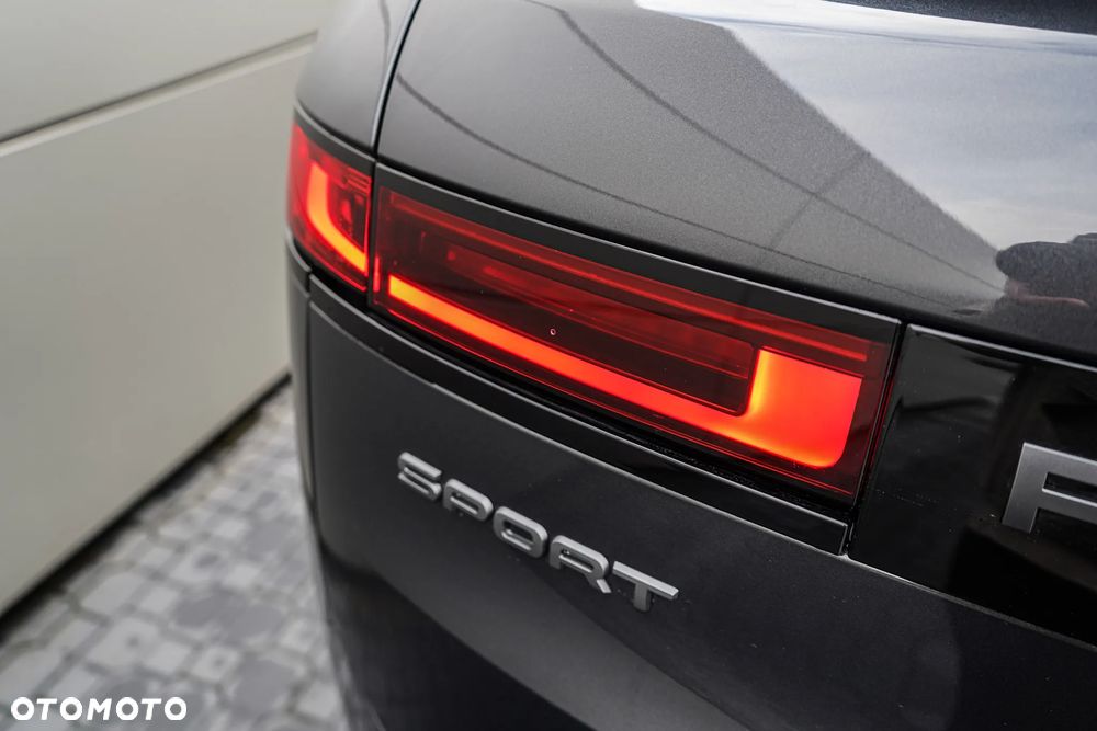 Land Rover Range Rover Sport D300 Dynamic SE - 6