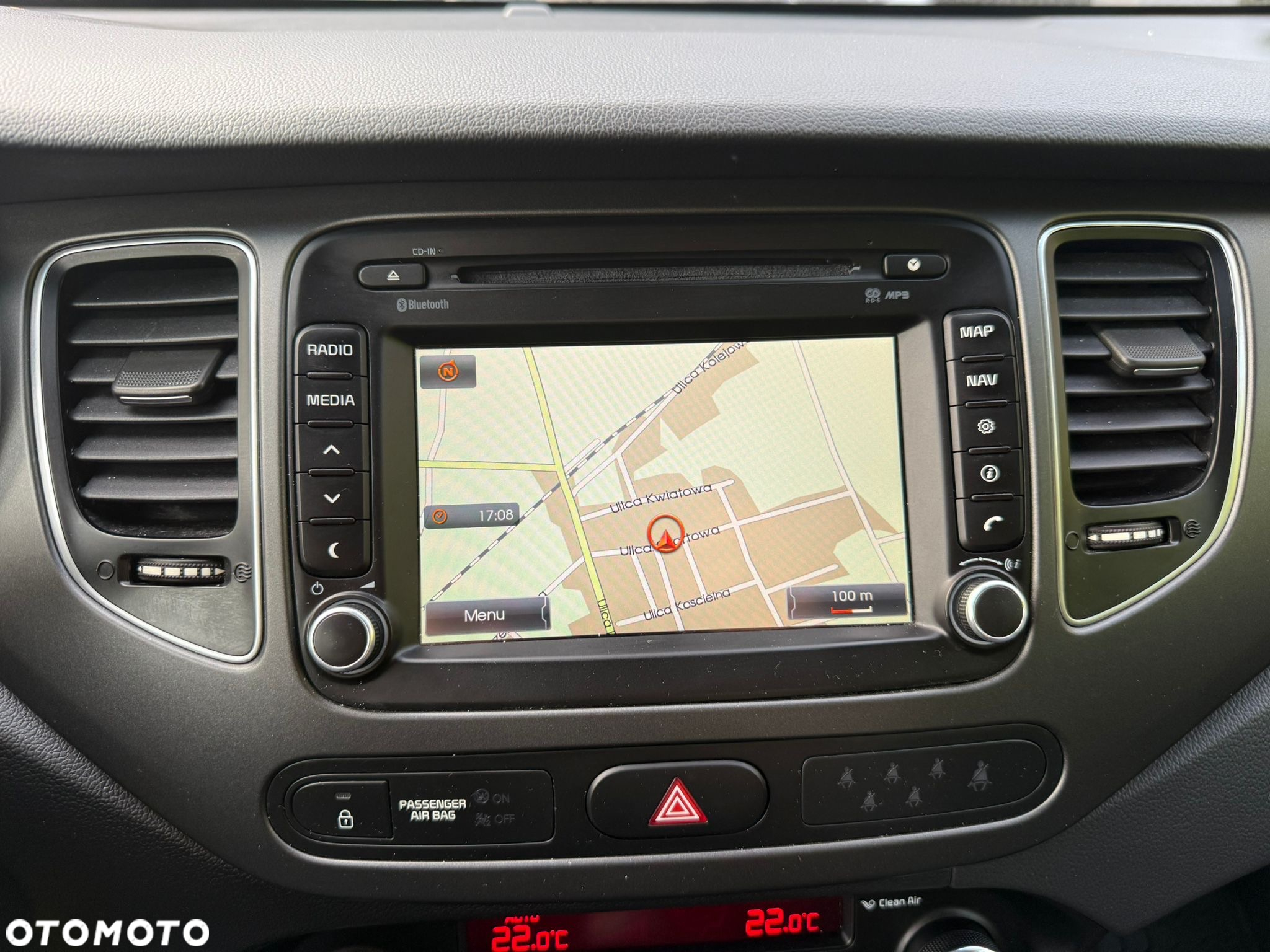 Kia Carens 1.6 GDI Dream Team Edition - 11