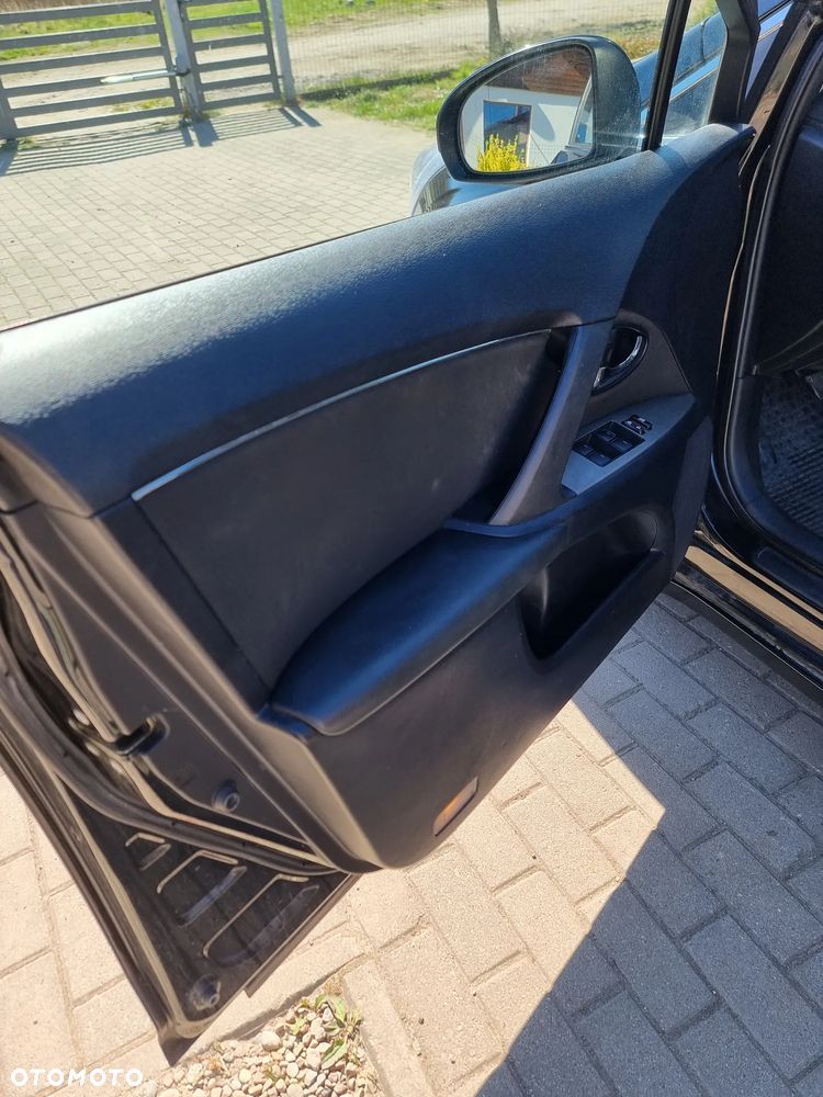 Toyota Avensis - 3