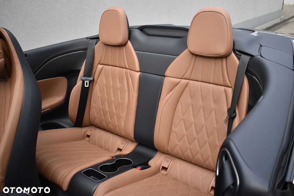 Mercedes-Benz CLE 300 4Matic Cabrio 9G-TRONIC - 21
