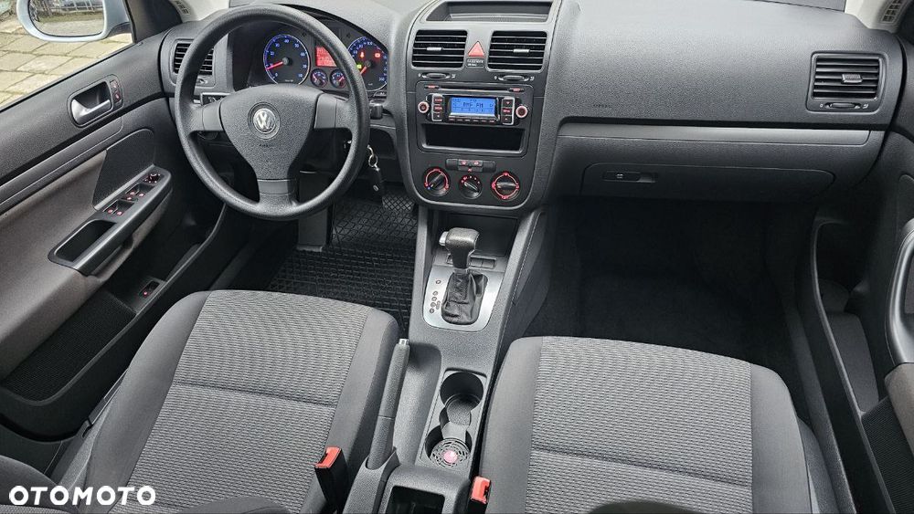 Volkswagen Jetta - 6