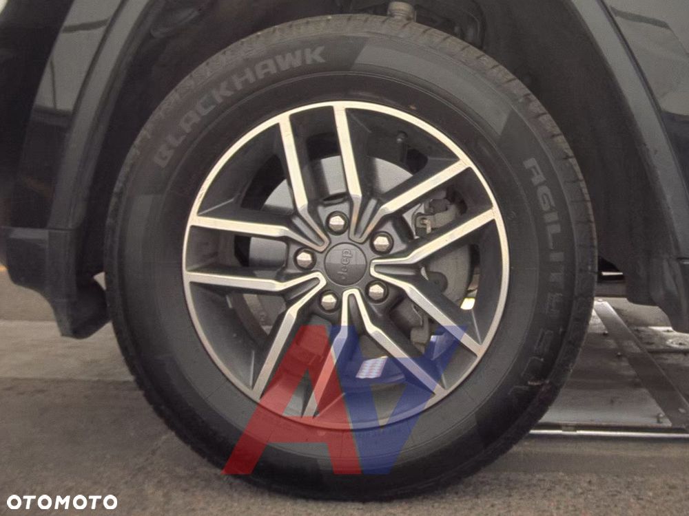 Jeep Grand Cherokee - 18