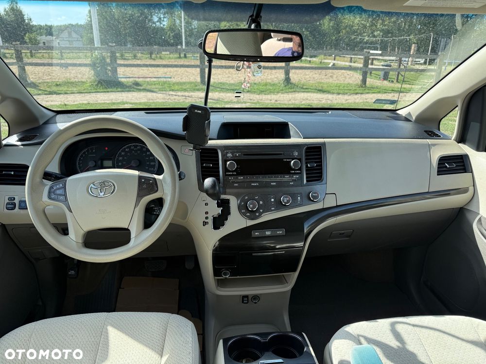 Toyota Sienna 3.5 V6 - 22