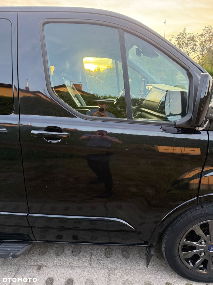 Ford Tourneo Custom 320 L2H1 VA Autm Titanium X - 31