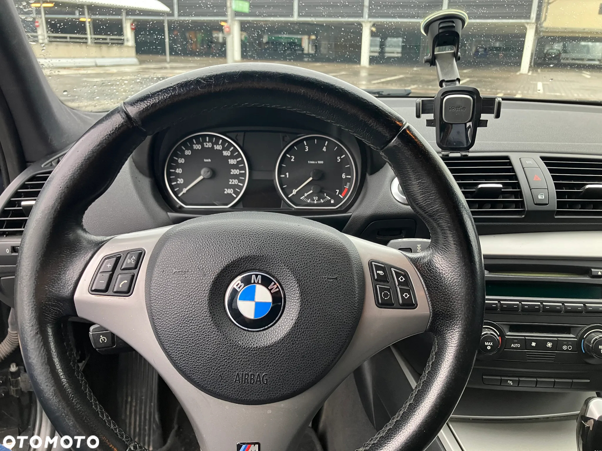 BMW Seria 1 120i - 10