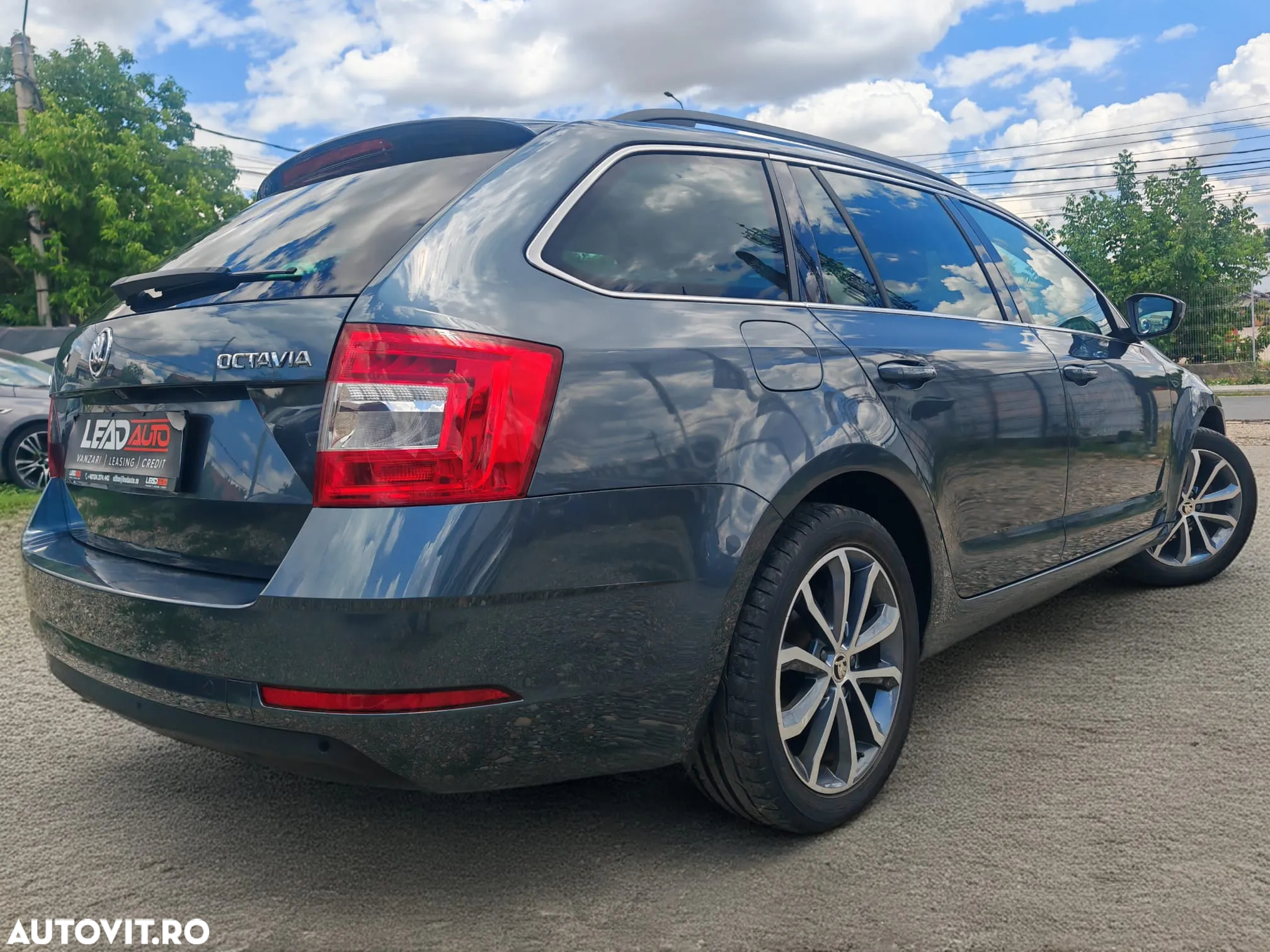 Skoda Octavia 2.0 TDI 4x4 DSG Style - 3