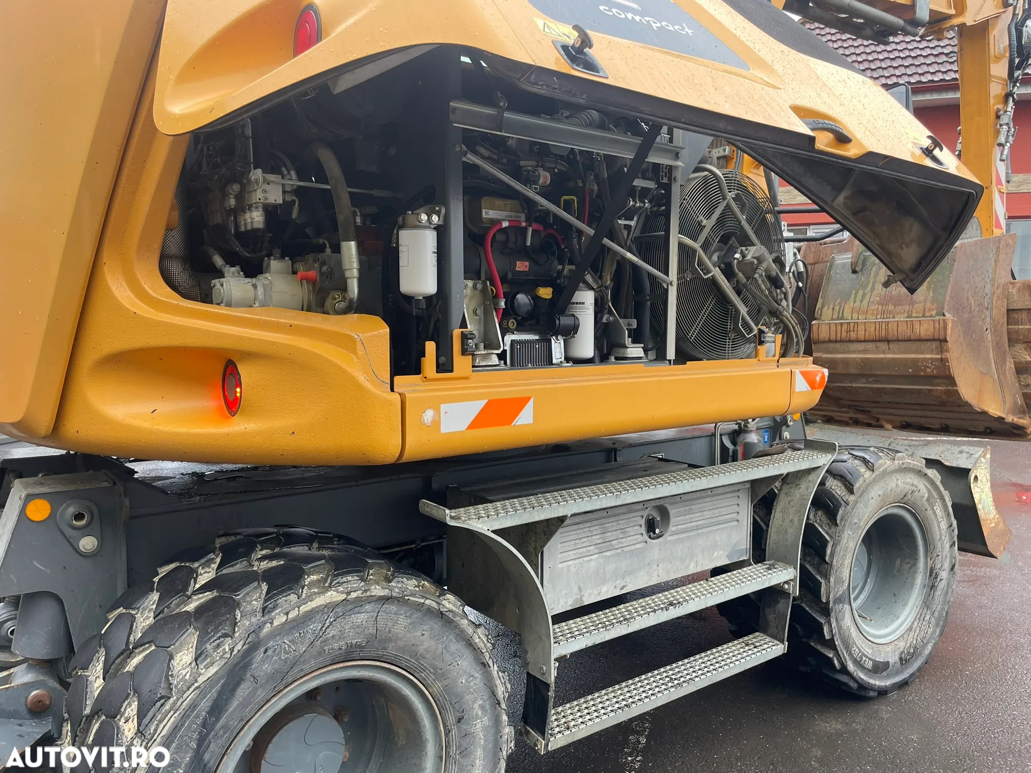 Liebherr A912 Compact - 15