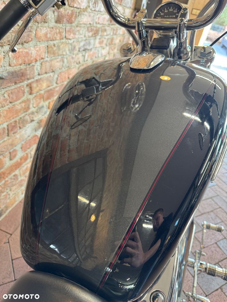 Suzuki Intruder - 27