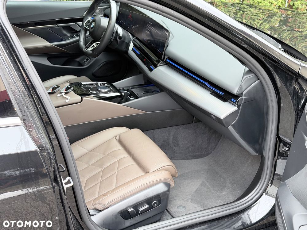 BMW Seria 5 520d - 36