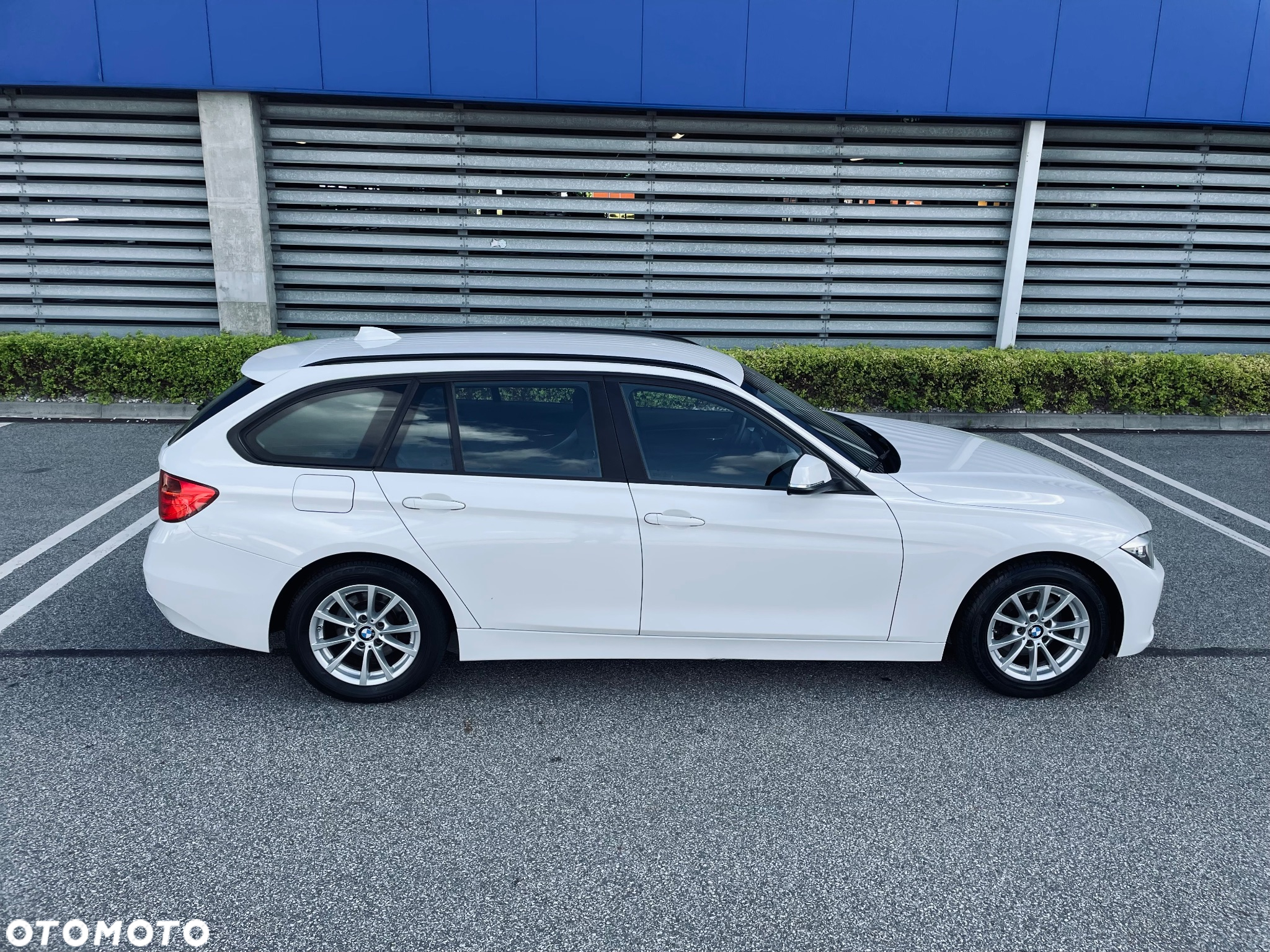 BMW Seria 3 320d Touring - 9