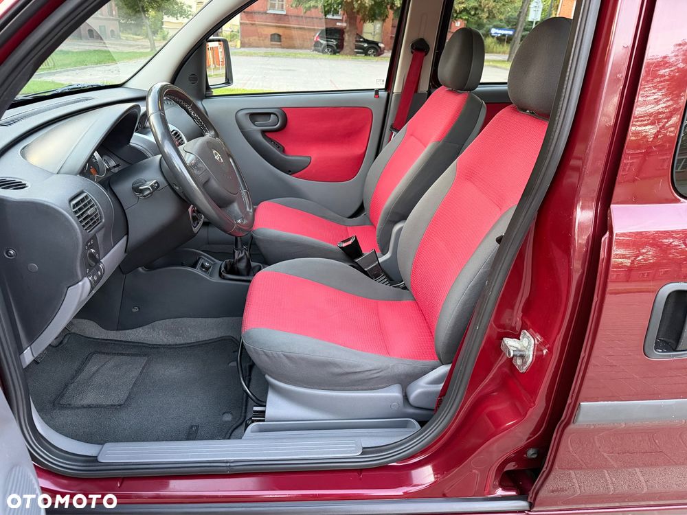 Opel Combo Tour N-Joy - 24