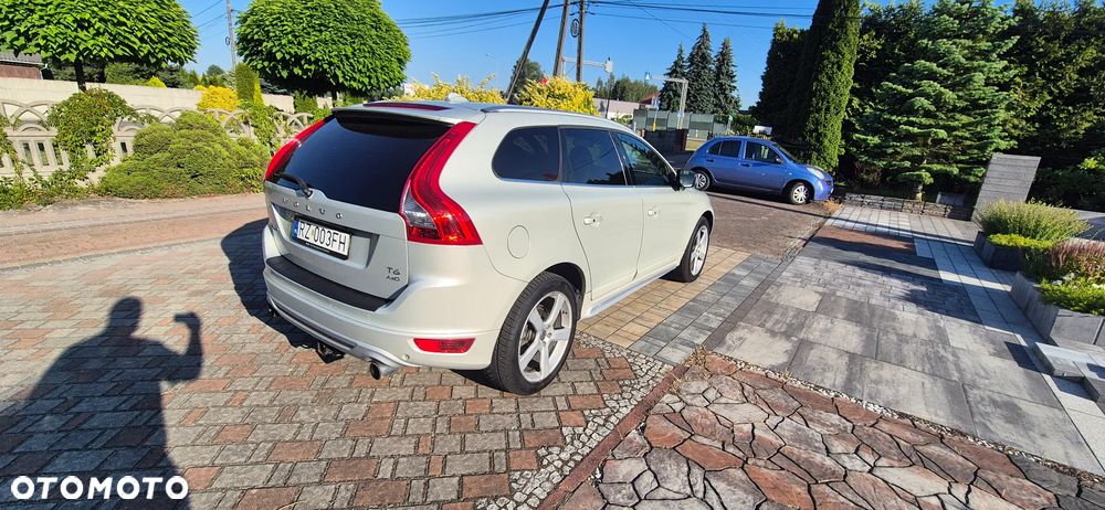 Volvo XC 60 T6 AWD Drive-E R-Design Momentum - 2