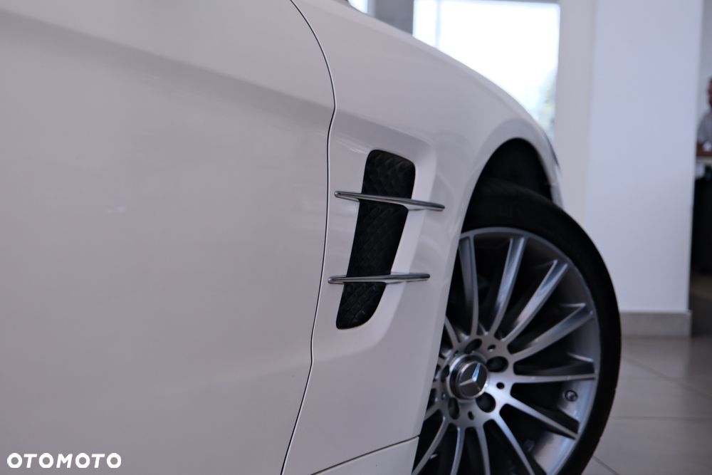 Mercedes-Benz SL - 11