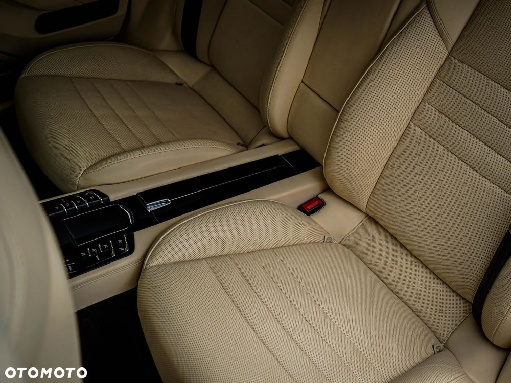 Porsche Panamera - 37