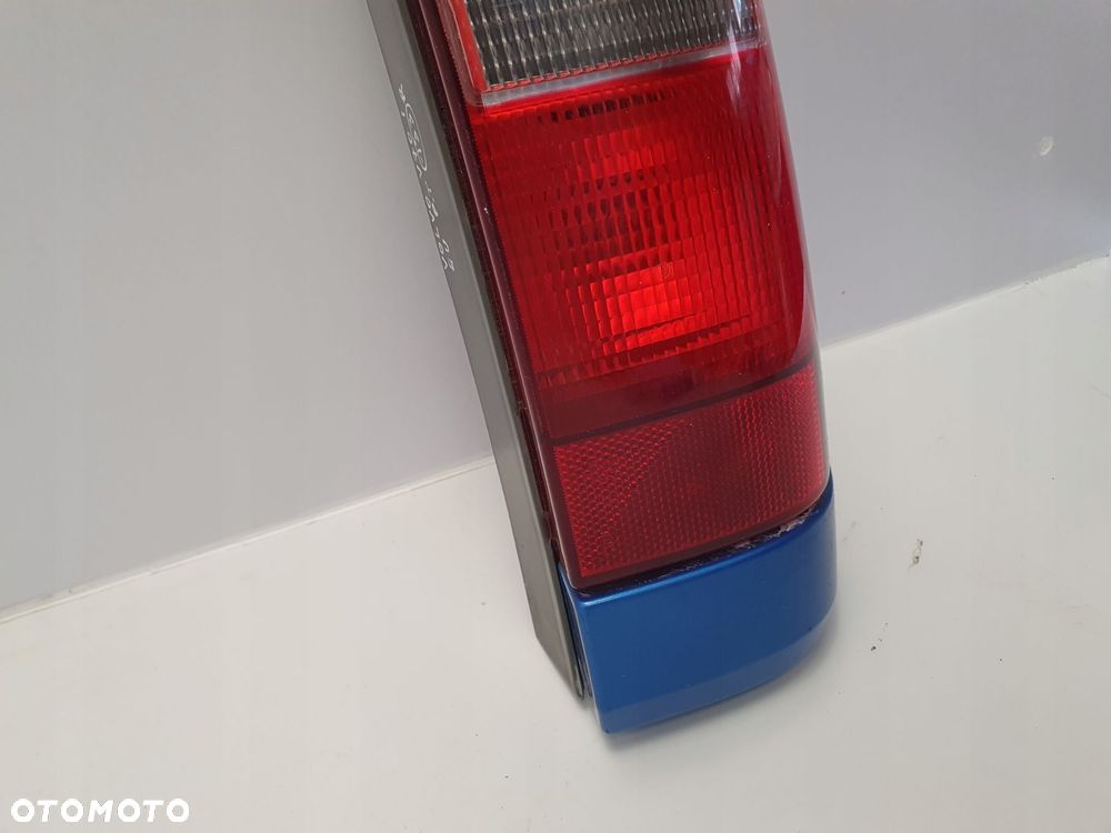 LAMPA PRAWA Volvo V70 I XC70 96-06r TYLNA prawy tył pasażera Dolna - 3