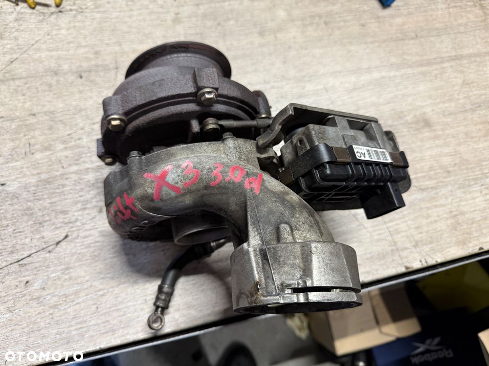 Turbo turbosprężarka X3 3.0d lift nastawnik elektryczny GT2260V - 1