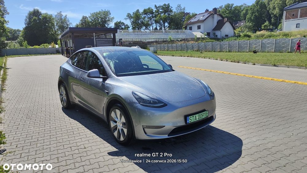 Tesla Model Y - 3