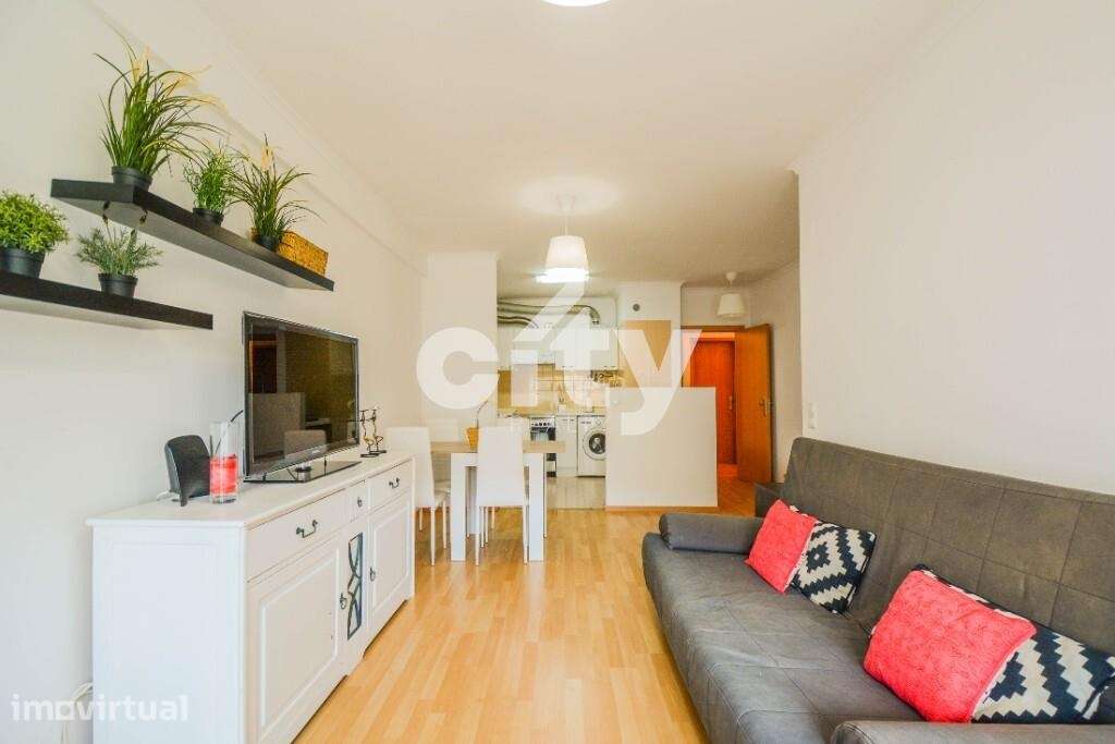 APARTAMENTO T1 COM GARAGEM EM TELHEIRAS JUNTO AO PINGO DOCE - Grande imagem: 4/25