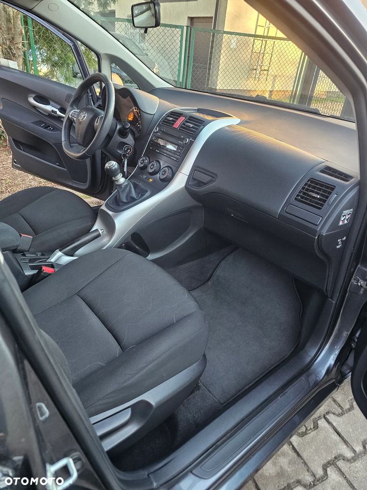 Toyota Auris 1.33 VVT-i Terra - 12