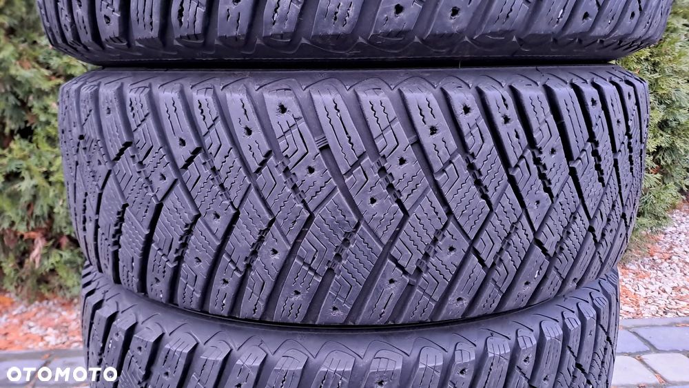 Opony zimowe Goodyear Ultra Grip Ice Arctic SUV 215/65 R17 - 3