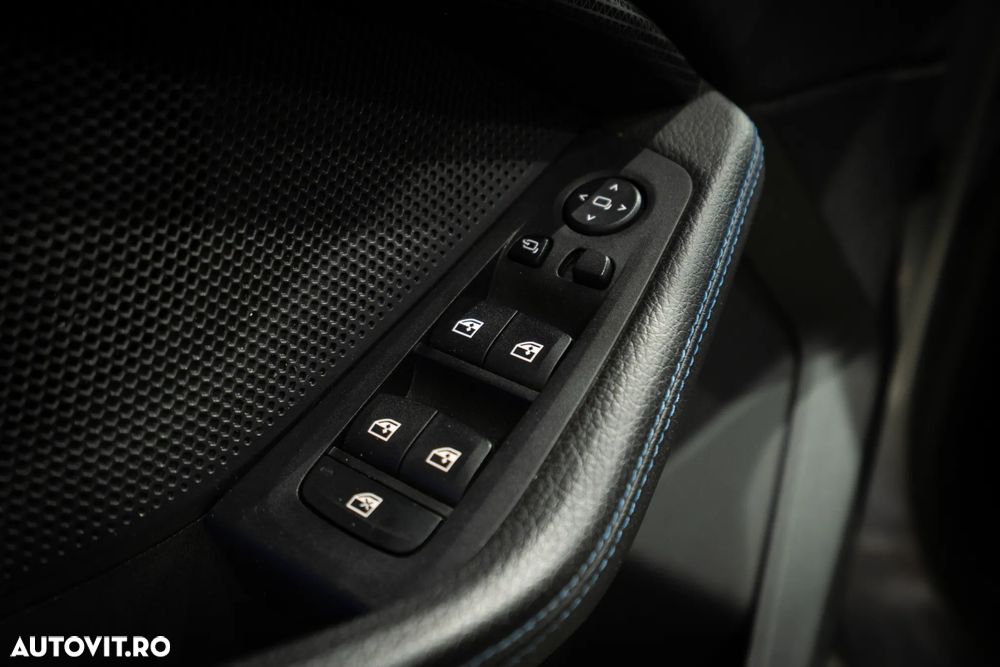 BMW Seria 2 220d AT M Sport - 23