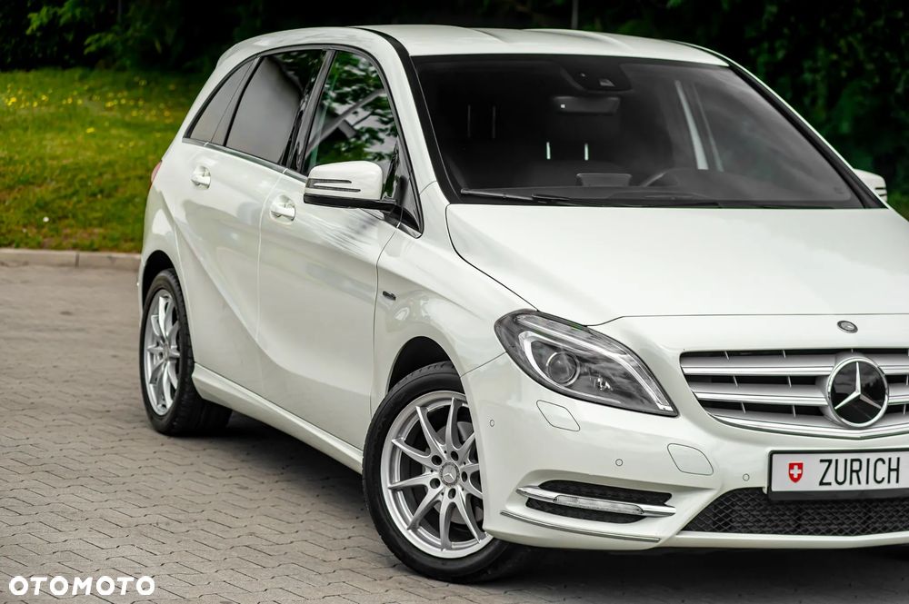 Mercedes-Benz Klasa B 200 7G-DCT AMG Line - 37