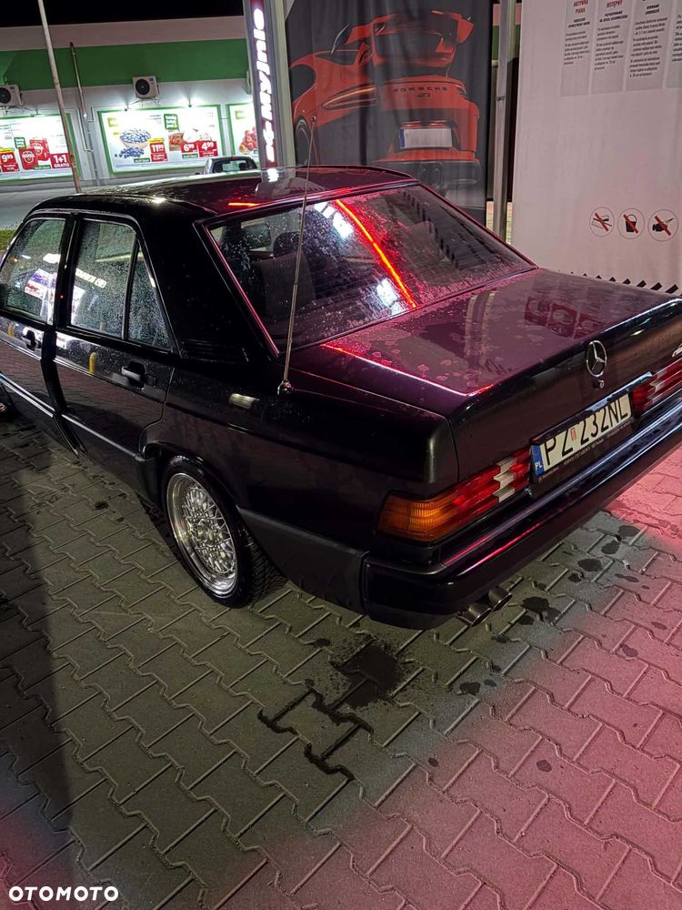 Mercedes-Benz W201 (190) - 4