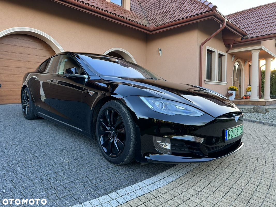 Tesla Model S Standard - 31
