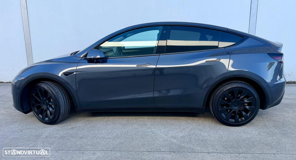 Tesla Model Y Long Range Dual Motor AWD - 12