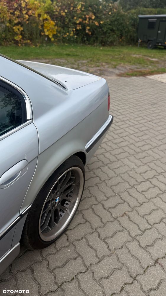 BMW Seria 7 740i - 4