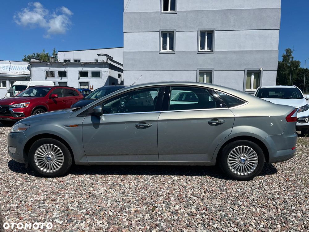 Ford Mondeo 2.0 Ghia - 9