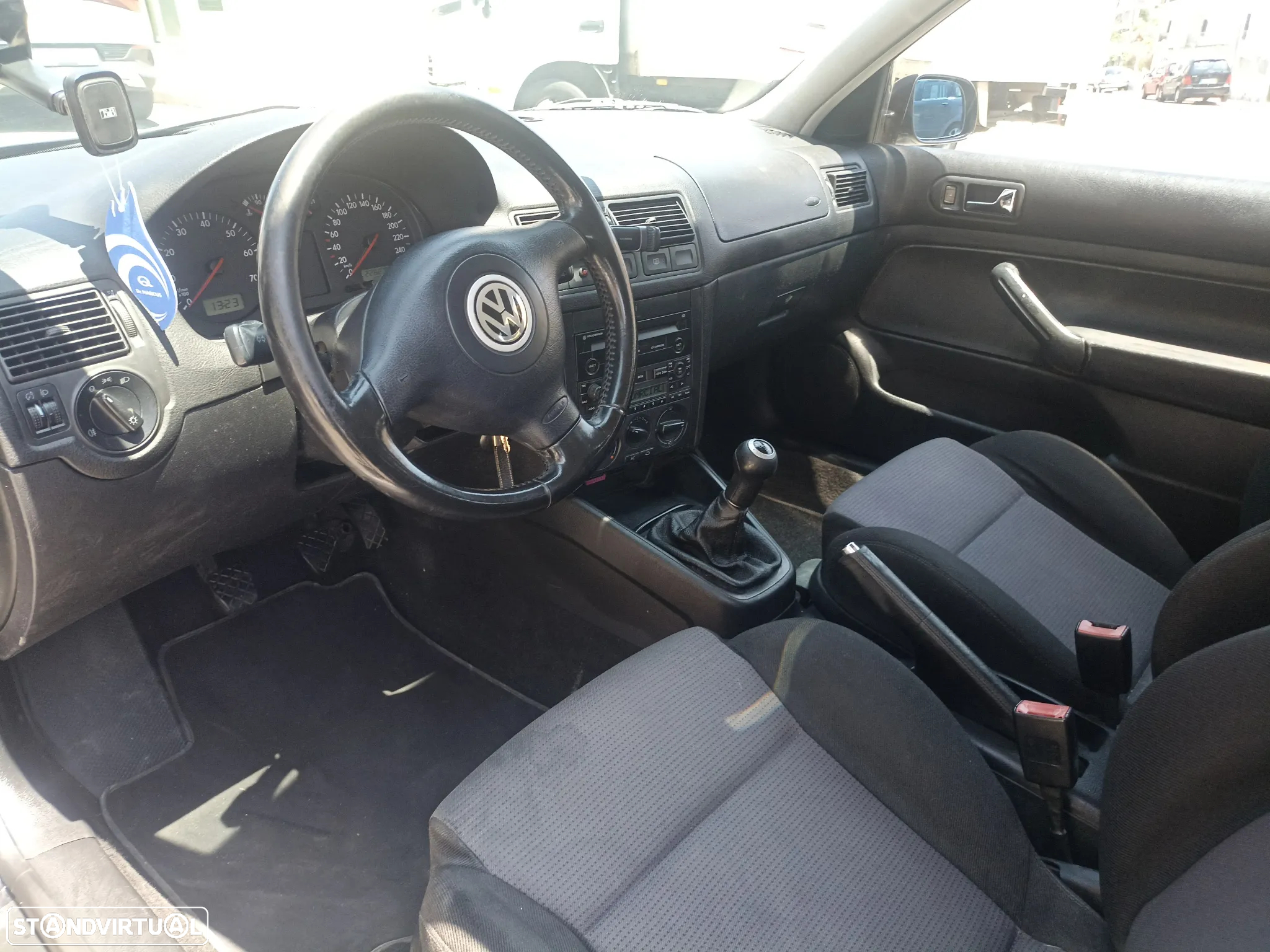 VW Golf 1.6i 25 Anos - 9