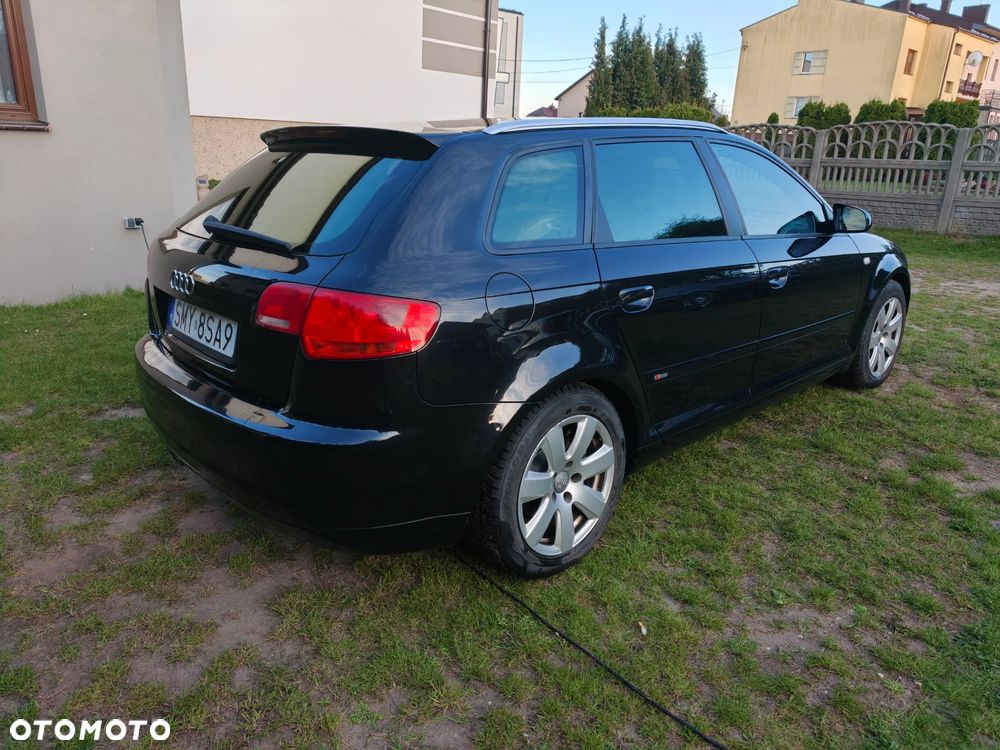 Audi A3 Sportback 2.0 TDI DPF Quattro Attraction - 4