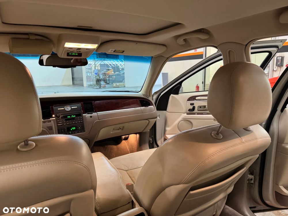 Lincoln Town Car 4.6 Signature - 30