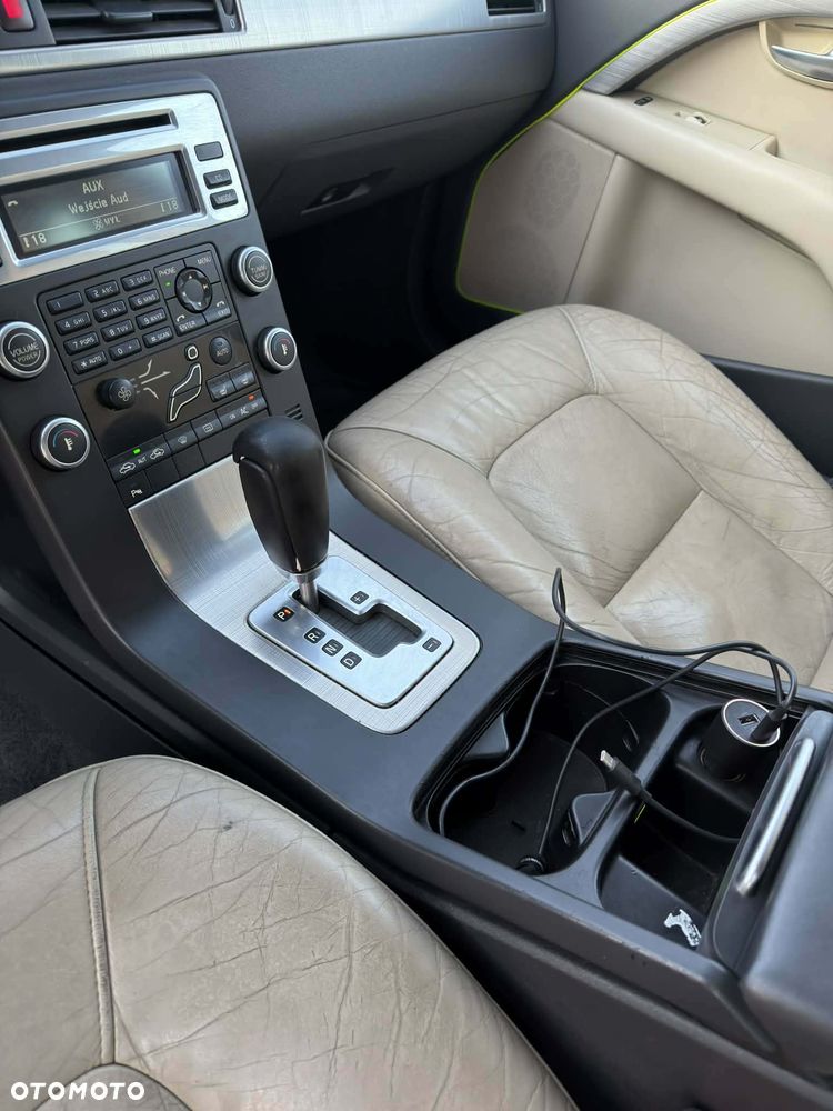 Volvo V70 D5 Momentum - 7