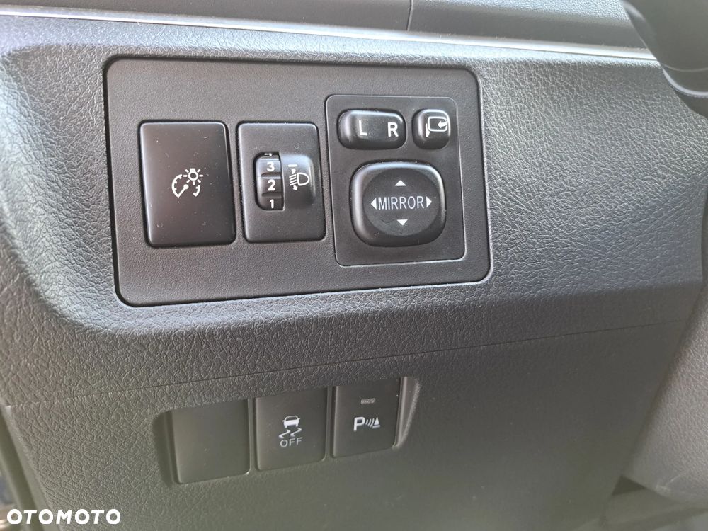 Toyota Verso - 32