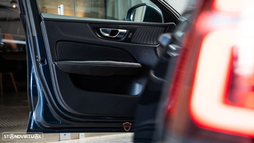 Volvo V60 2.0 D3 Momentum Geartronic - 12