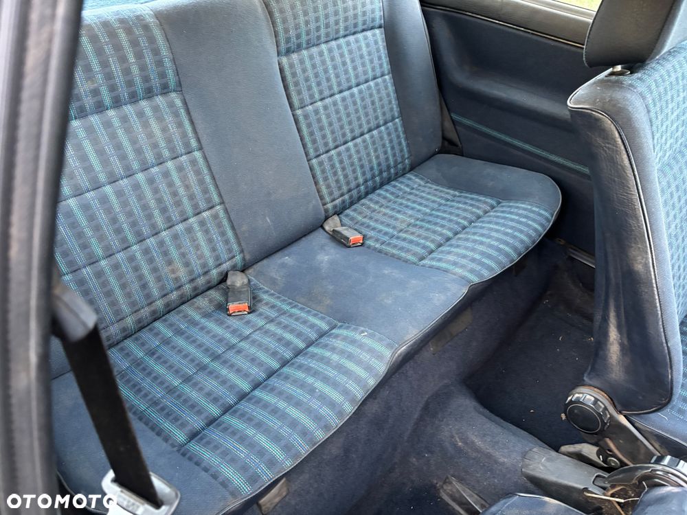 Volkswagen Golf 1.3 - 8