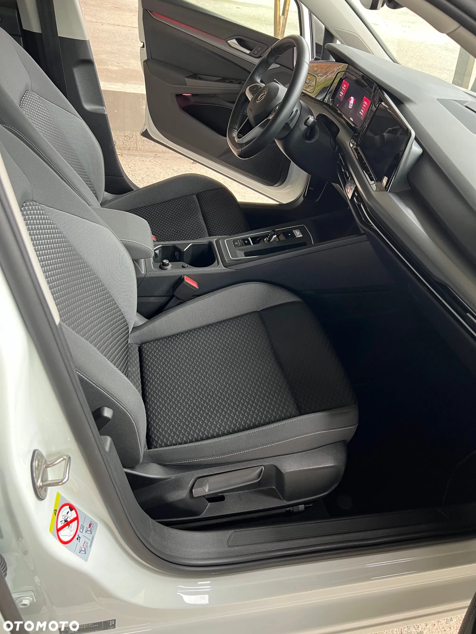 Volkswagen Golf 2.0 TDI SCR DSG Active - 9