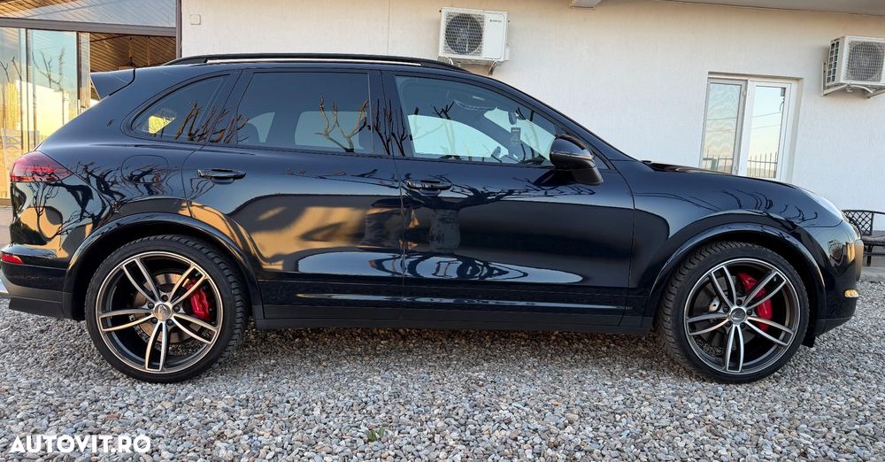 Porsche Cayenne - 4