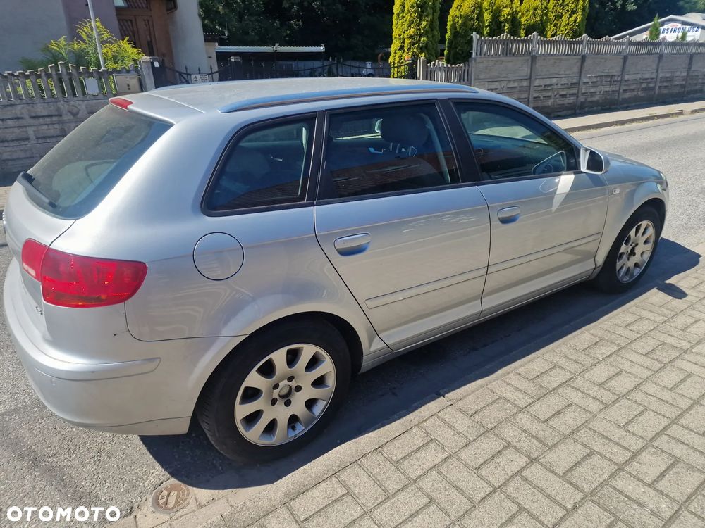 Audi A3 Sportback 1.6 FSI Ambiente - 5