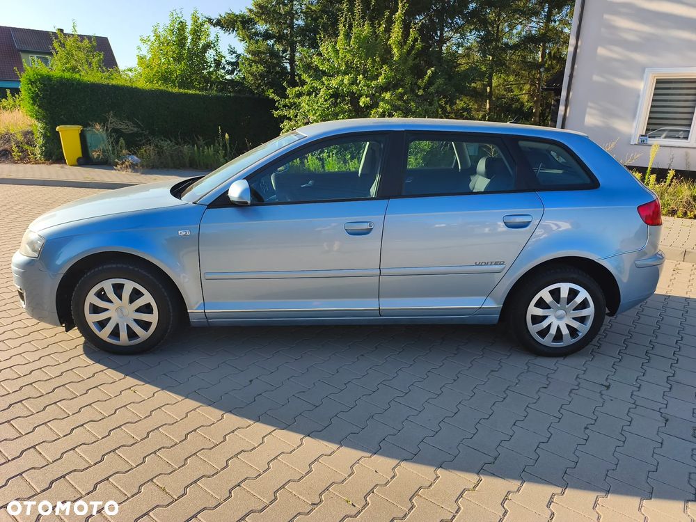 Audi A3 Sportback - 2