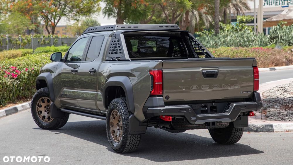 Toyota Tacoma - 32