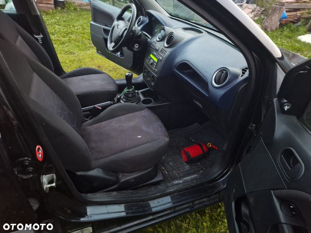 Ford Fiesta 1.4 Ambiente - 15