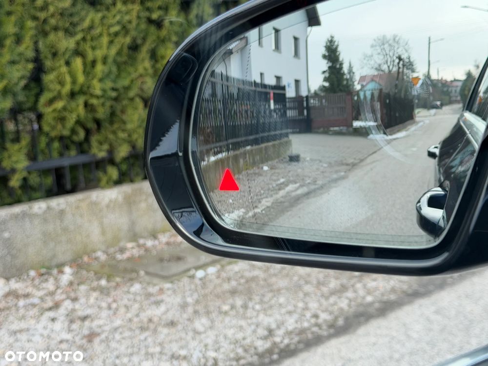 Mercedes-Benz Klasa E 220 d 4-Matic 9G-TRONIC - 29