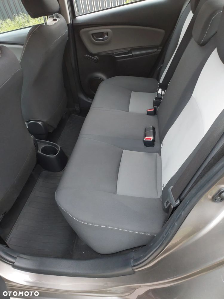 Toyota Yaris 1.5 Premium - 10