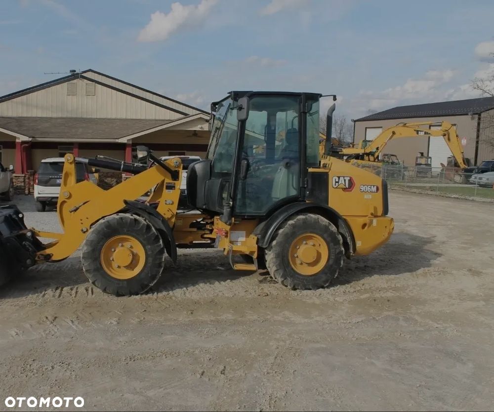 Caterpillar CAT 906 - 1