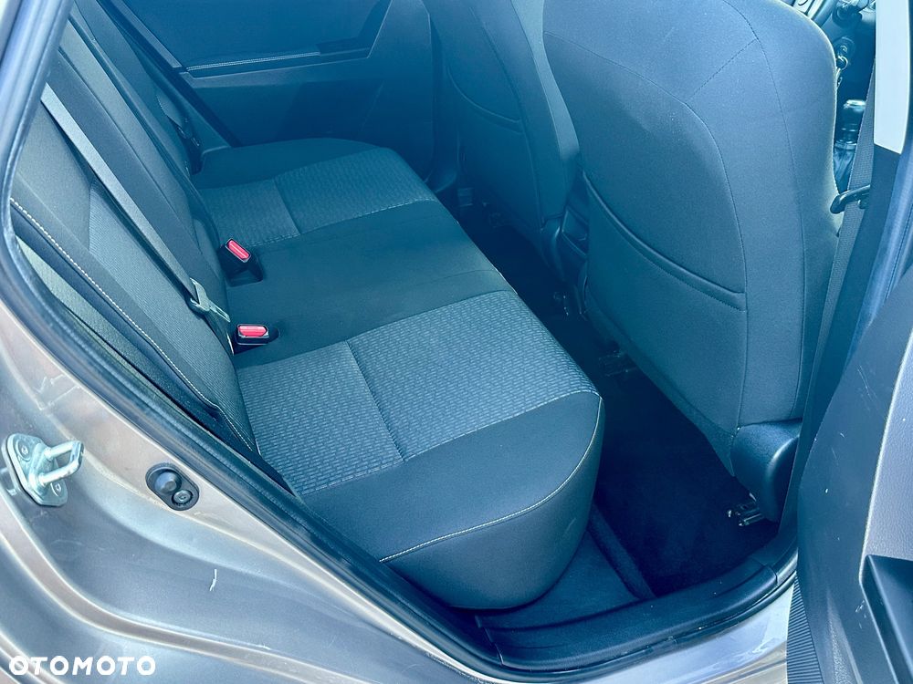 Toyota Auris 1.6 Prestige - 16