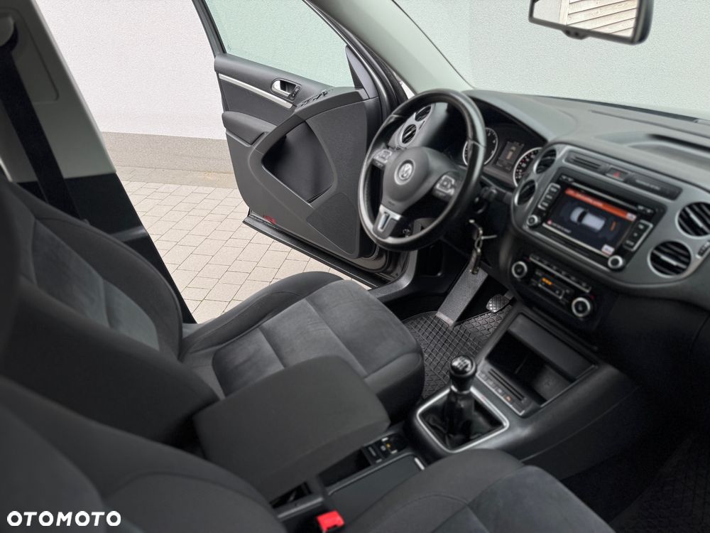 Volkswagen Tiguan 2.0 TDI DPF 4Motion BlueMotion Technology Lounge Sport & Style - 11